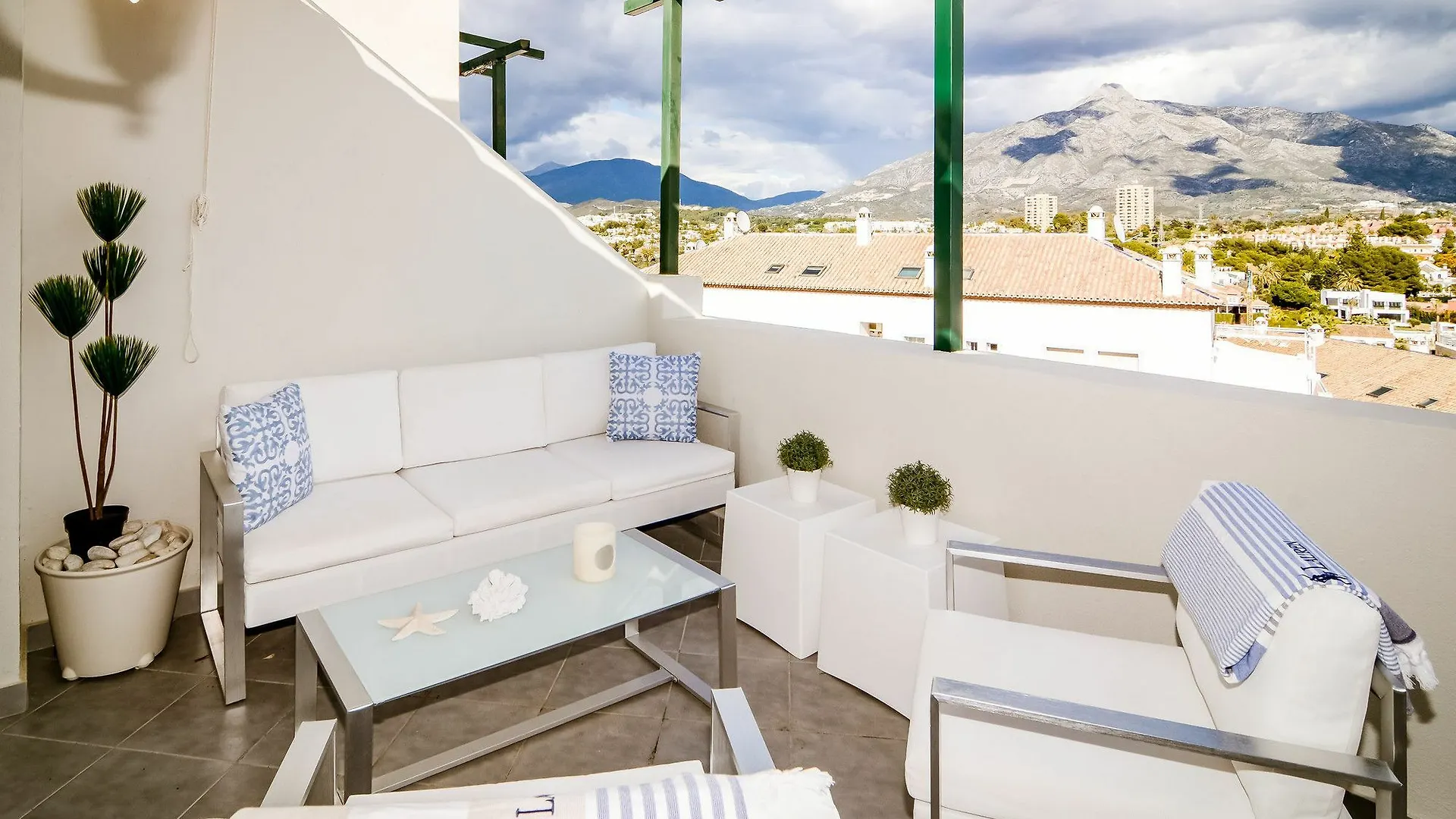 Sad-Spacious 2 Bedroom Duplex P.Banus Marbella Apartment