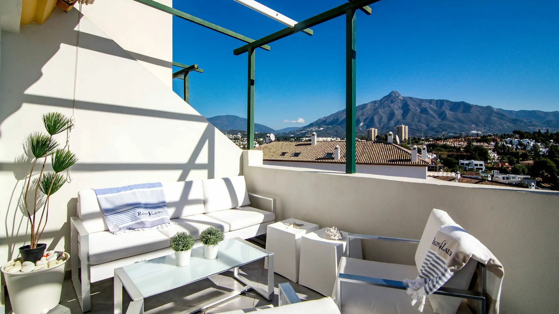 Sad-Spacious 2 Bedroom Duplex P.Banus ماربيا إسبانيا