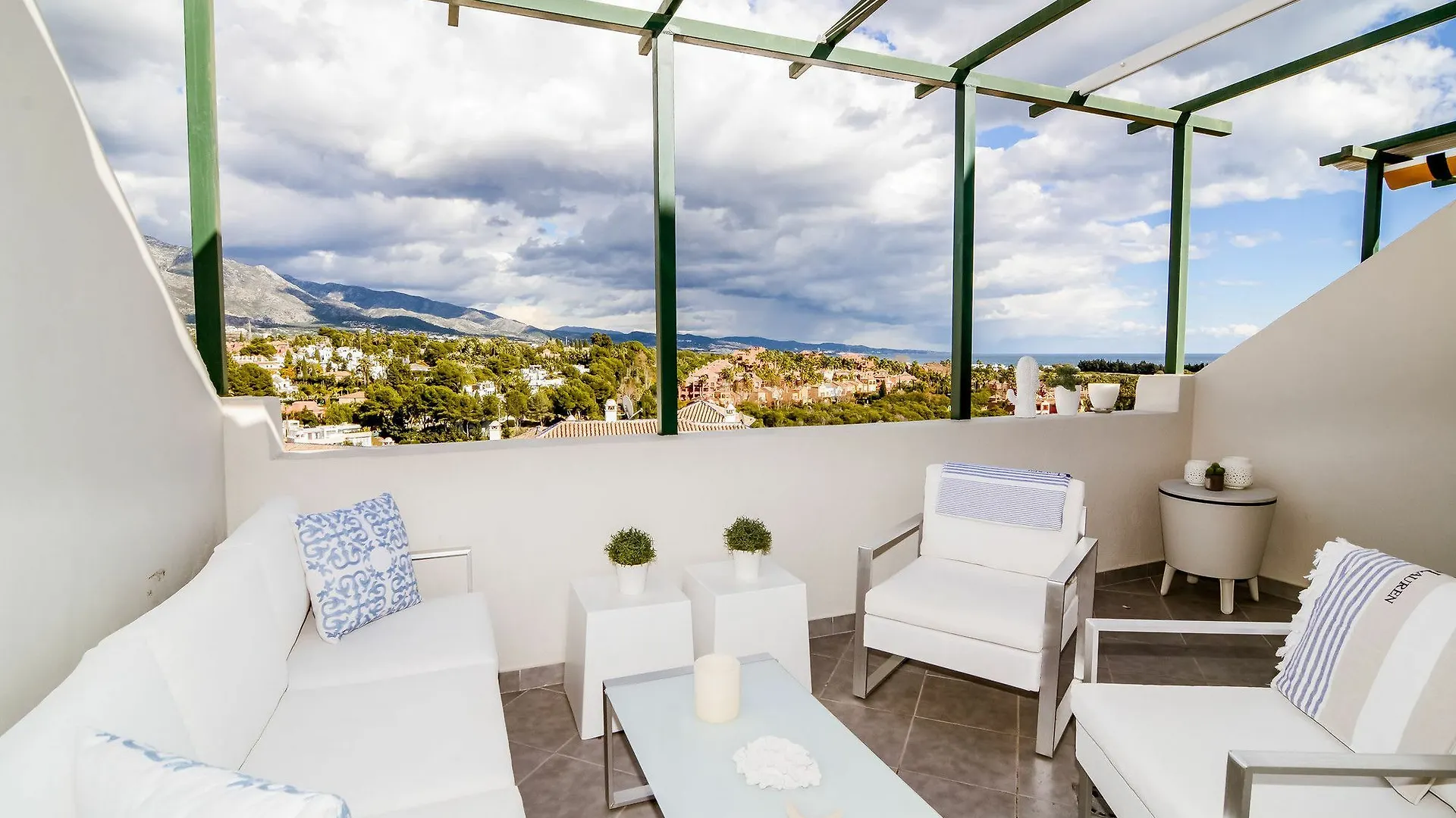 Sad-Spacious 2 Bedroom Duplex P.Banus ماربيا 0*,